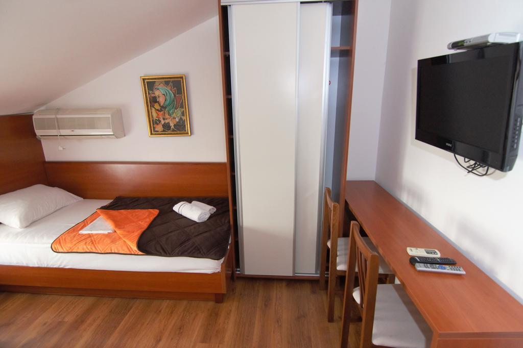 Bed & Breakfast And Gaga 2 Budva