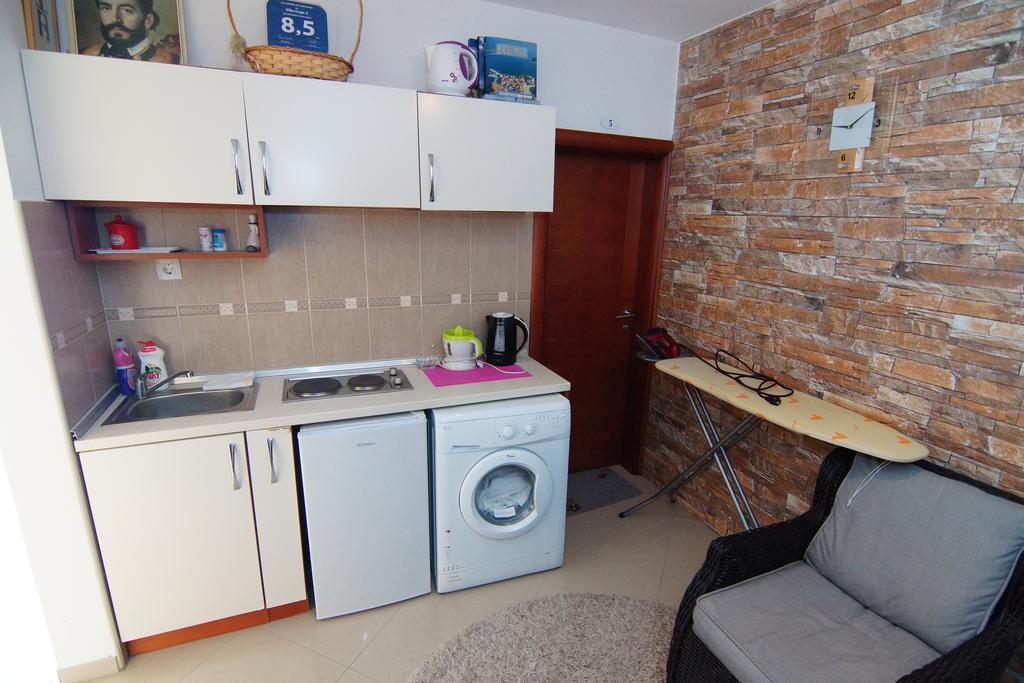 And Gaga 2 Bed & Breakfast 3*