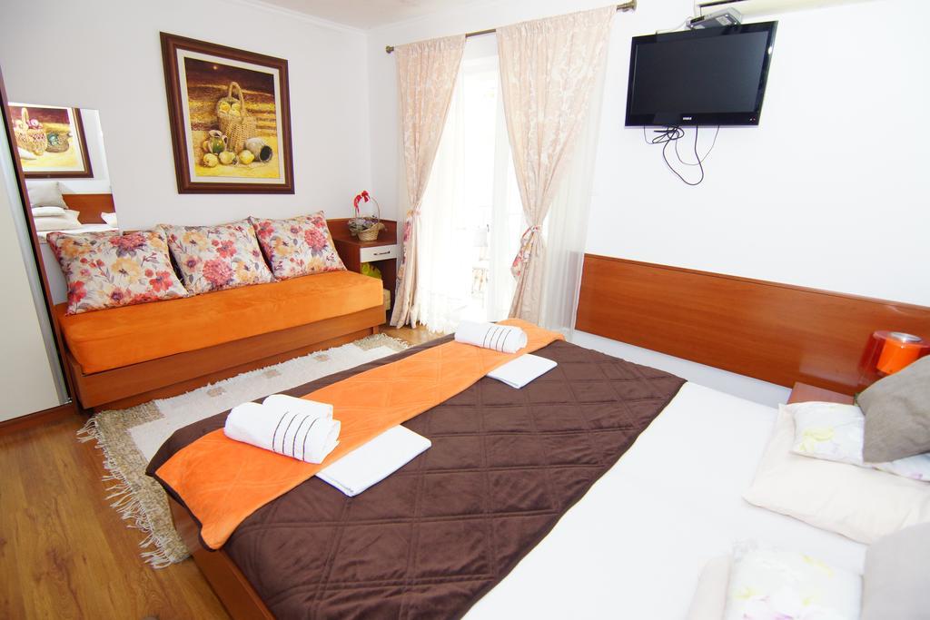 Bed & Breakfast And Gaga 2 Budva
