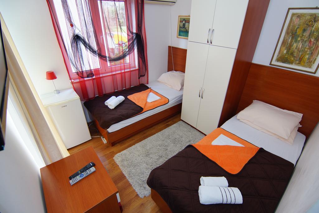 And Gaga 2 Bed & Breakfast 3*