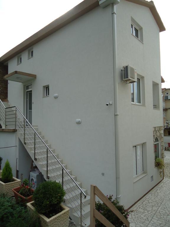 And Gaga 2 Budva